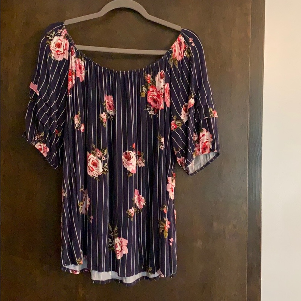 Off the shoulder Cato shirt